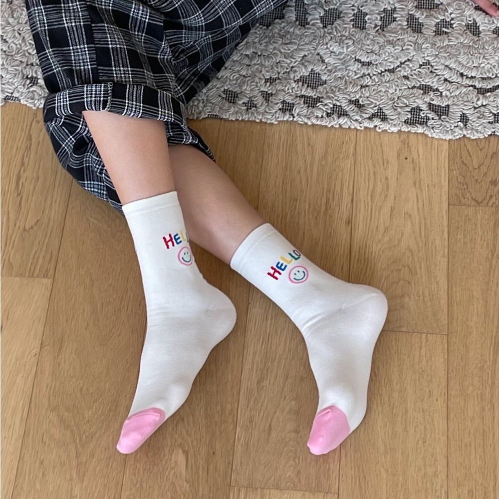Hello Smiley Socks - Picture 7 of 11